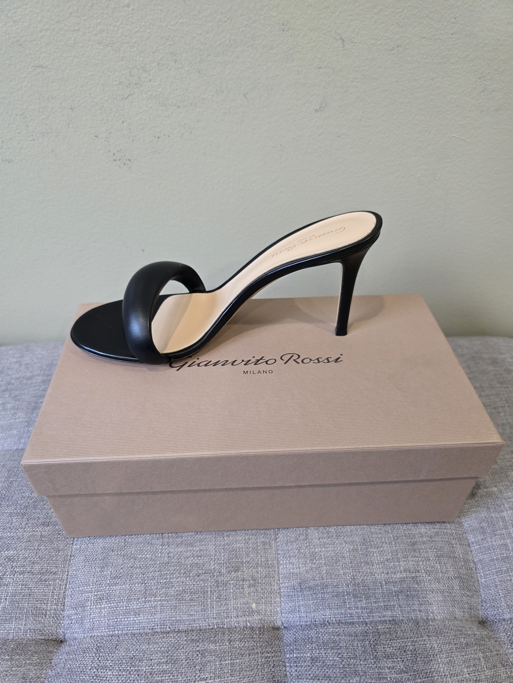 Gianvito Rossi Black Padded Strap Slide Mules - Picture 4 of 6